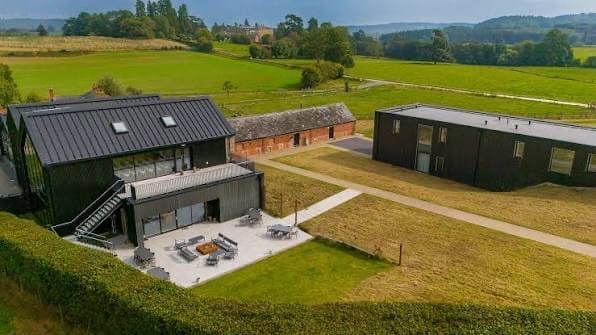 modern rustic barn wedding venue crumplebury